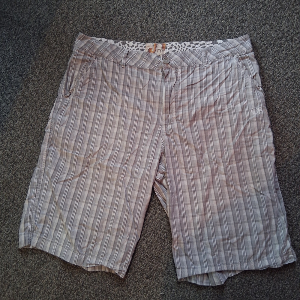 OP Men's Plaid Athletic Shorts in Light Gray